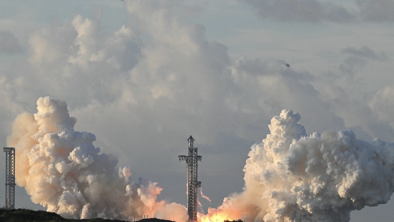 SpaceX Starship Achieves First Orbit on 14th Flight, Marking Key Milestone for Lunar and Mars Missions